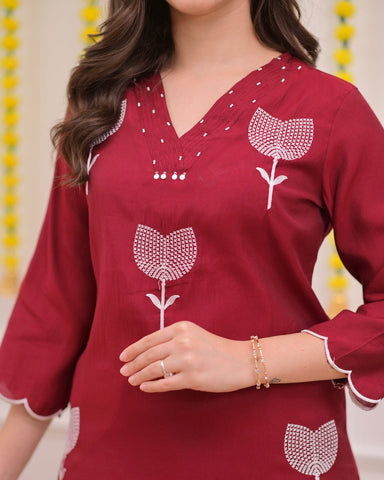 Maroon-licious thread embroidered 3pc kurta set